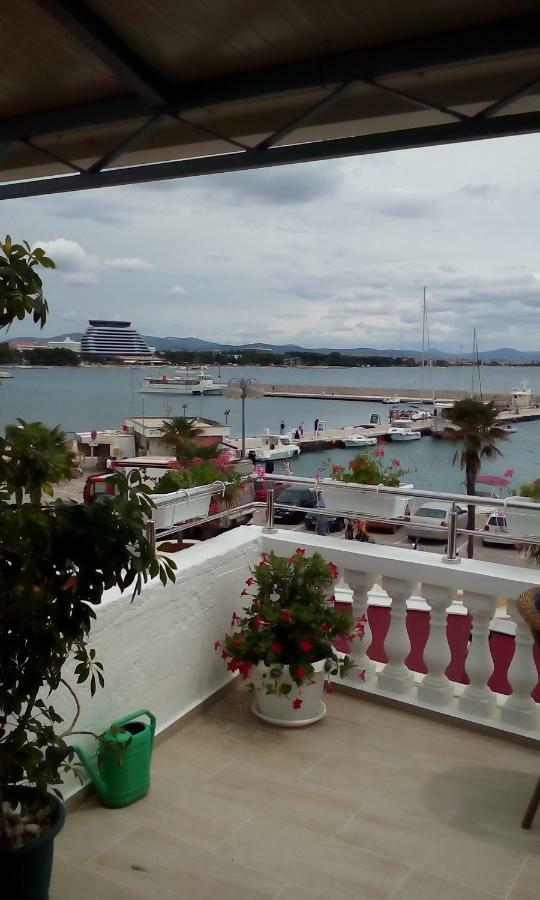 Apartman Zana Vodice Esterno foto